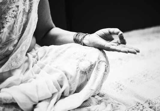 Yoga Moderno: a fascinante história por trás das posturas que praticamos hoje