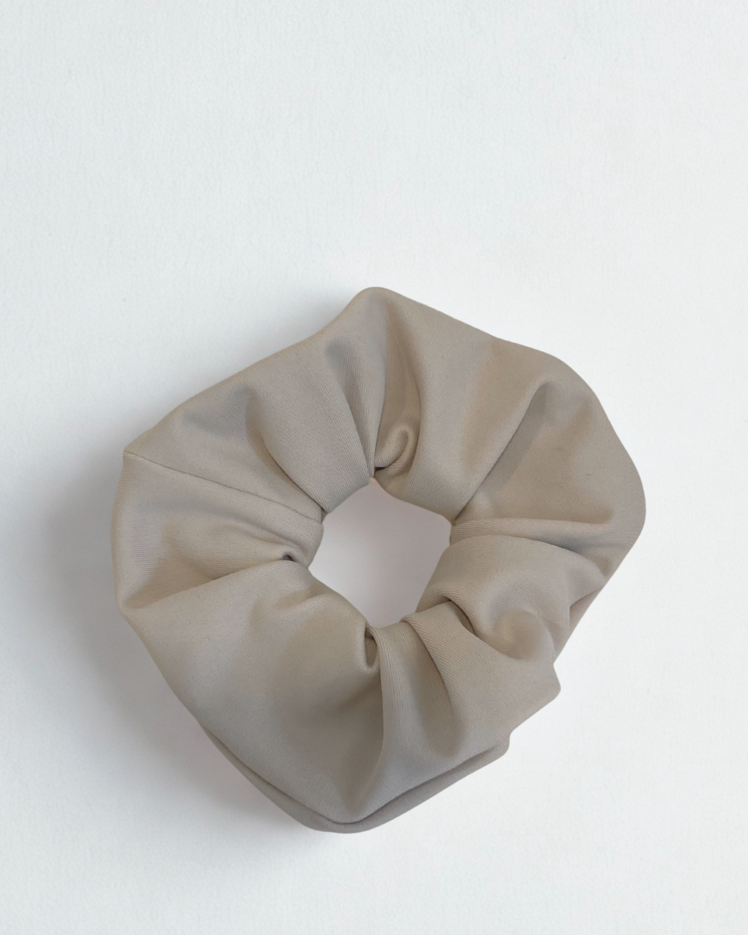 Scrunchie de Malha Sustentável Iná Yoga - Macio e Protege o Cabelo