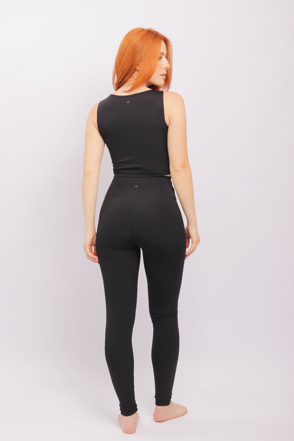 Cropped Canoa Ina Yoga Preto