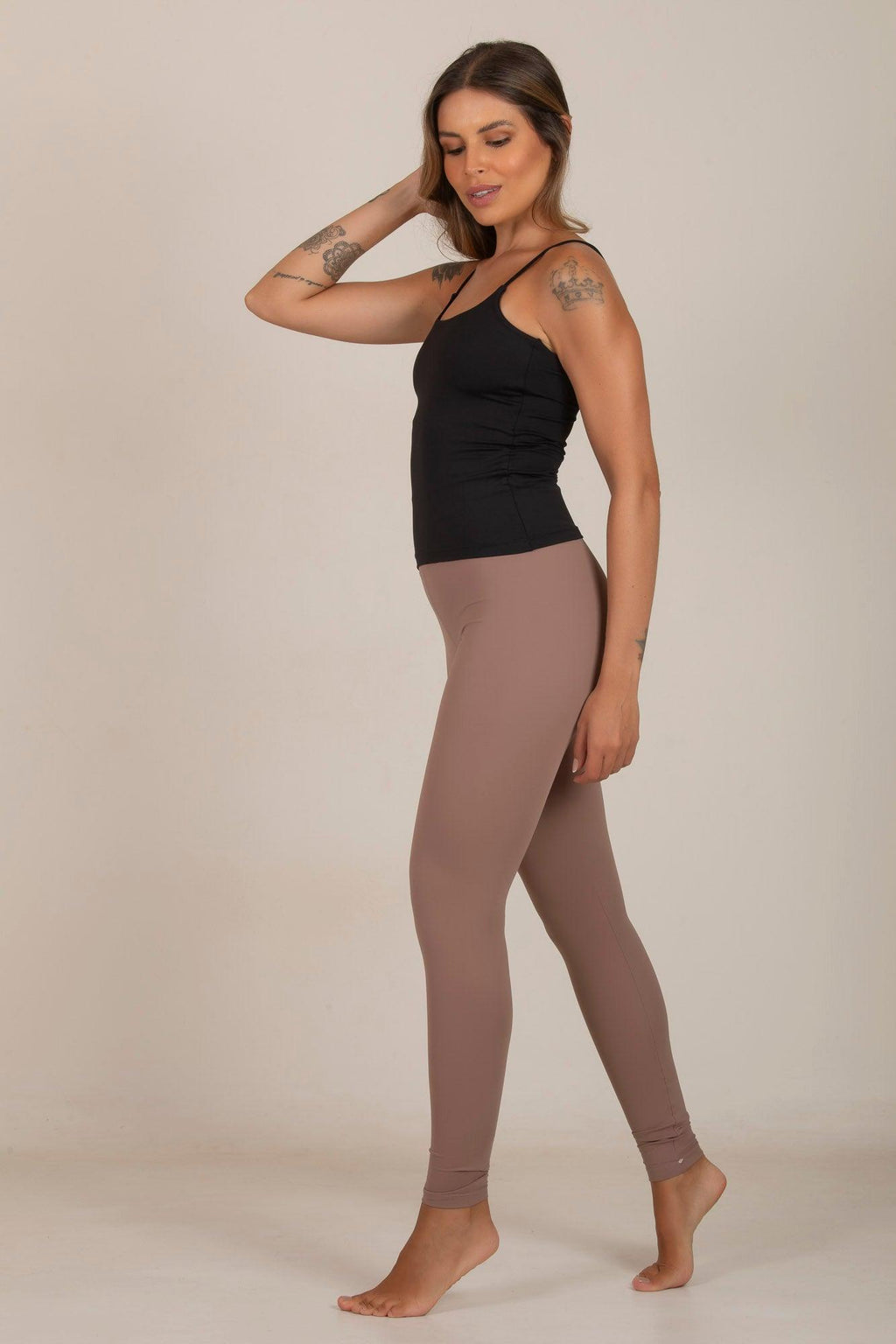 Regata Flow Preto - Força - inayoga